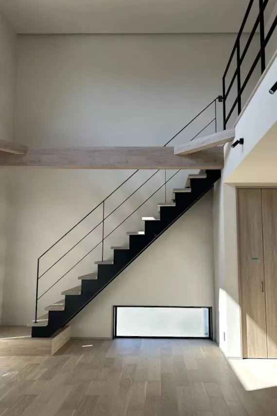 LDKのスケルトン階段