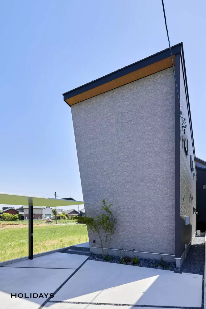 ホテルライクとモダンを掛け合わせた、ダークトーンの落ち着いた家