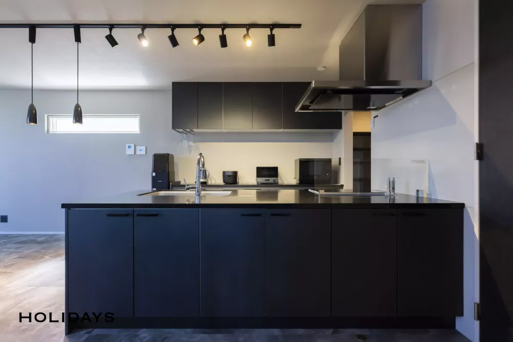 ホテルライクとモダンを掛け合わせた、ダークトーンの落ち着いた家