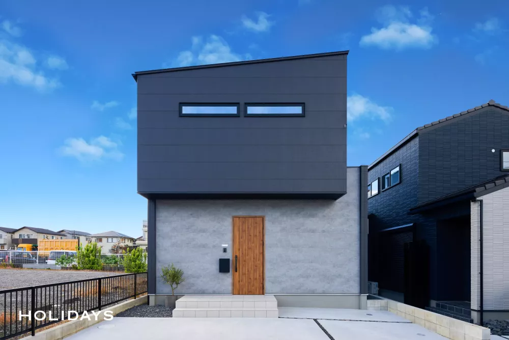 吹き抜けの高窓から太陽を感じる全館空調ハウス