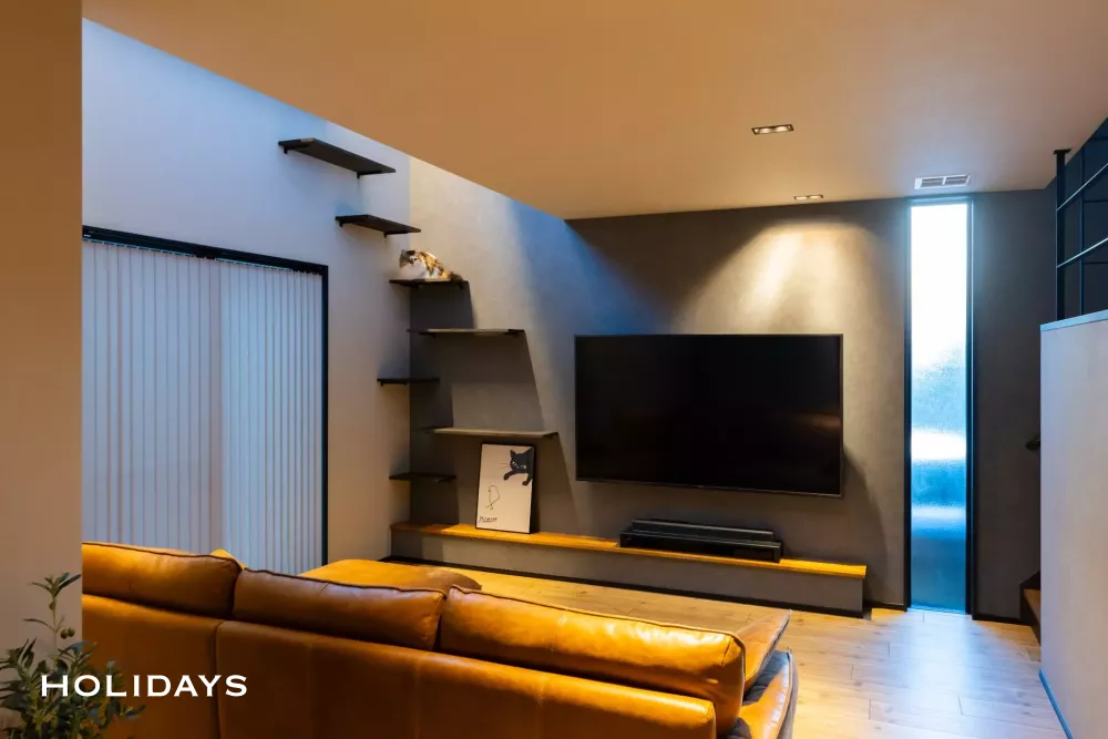 キャットウォークとスキップフロアが繋がる住まい