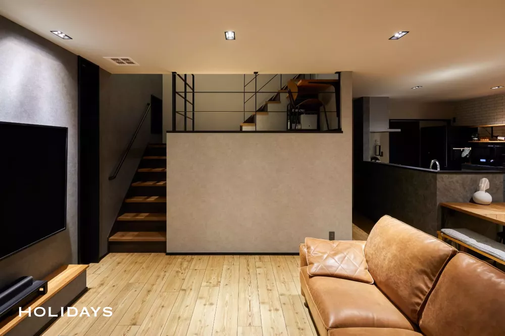 キャットウォークとスキップフロアが繋がる住まい