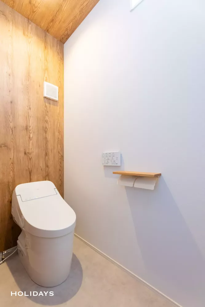 階段下ヌックとスキップフロアで家族団らんを