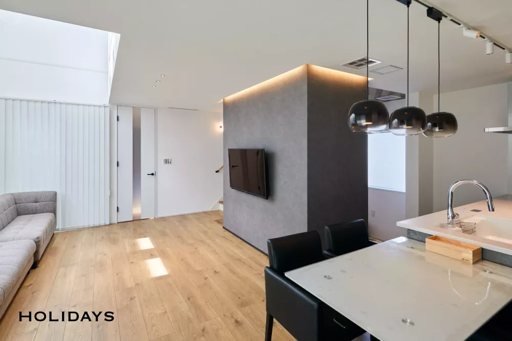 テレビ裏のヌックが遊び心をくすぐる全館空調の家