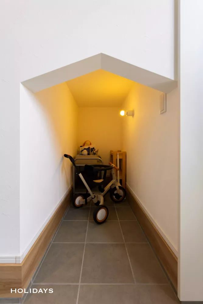 全館空調で玄関土間とリビングが繋がる開放的な住まい