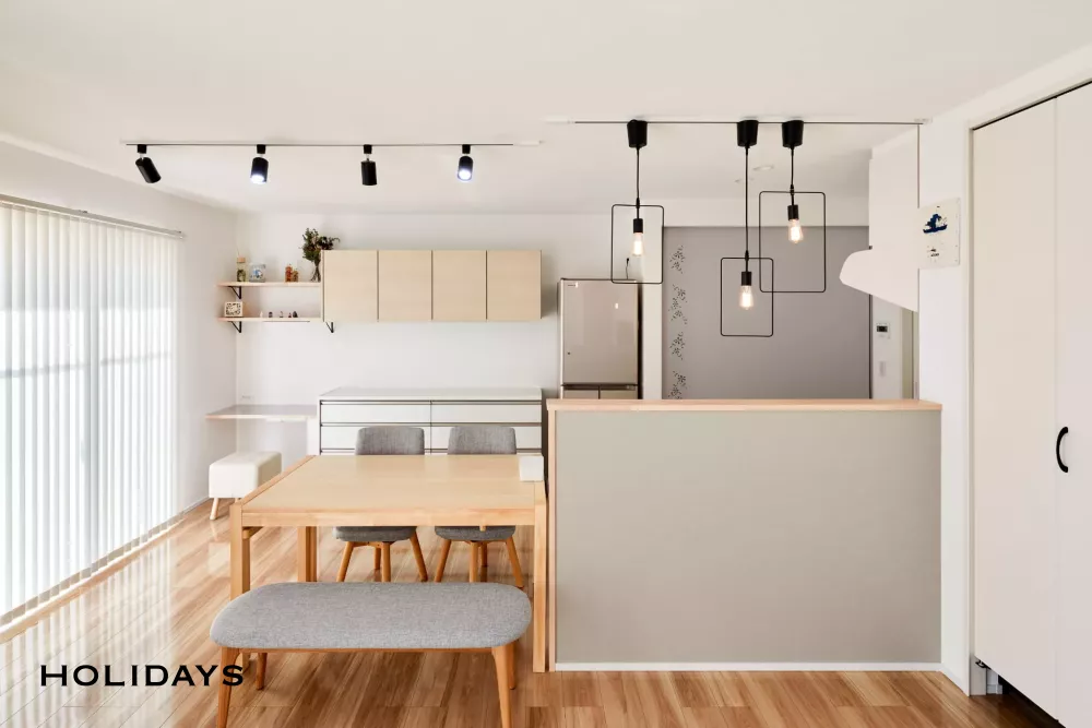 大開口の窓で開放感を演出したナチュラルモダンな家