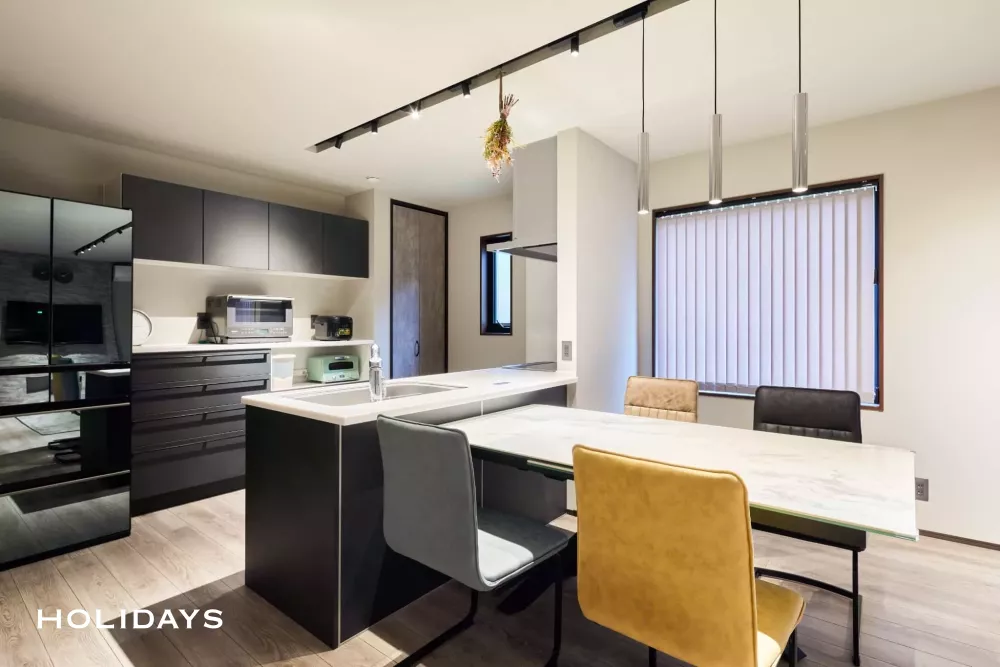 「ホテルライクの上品さ」×「モノトーンのカッコよさ」