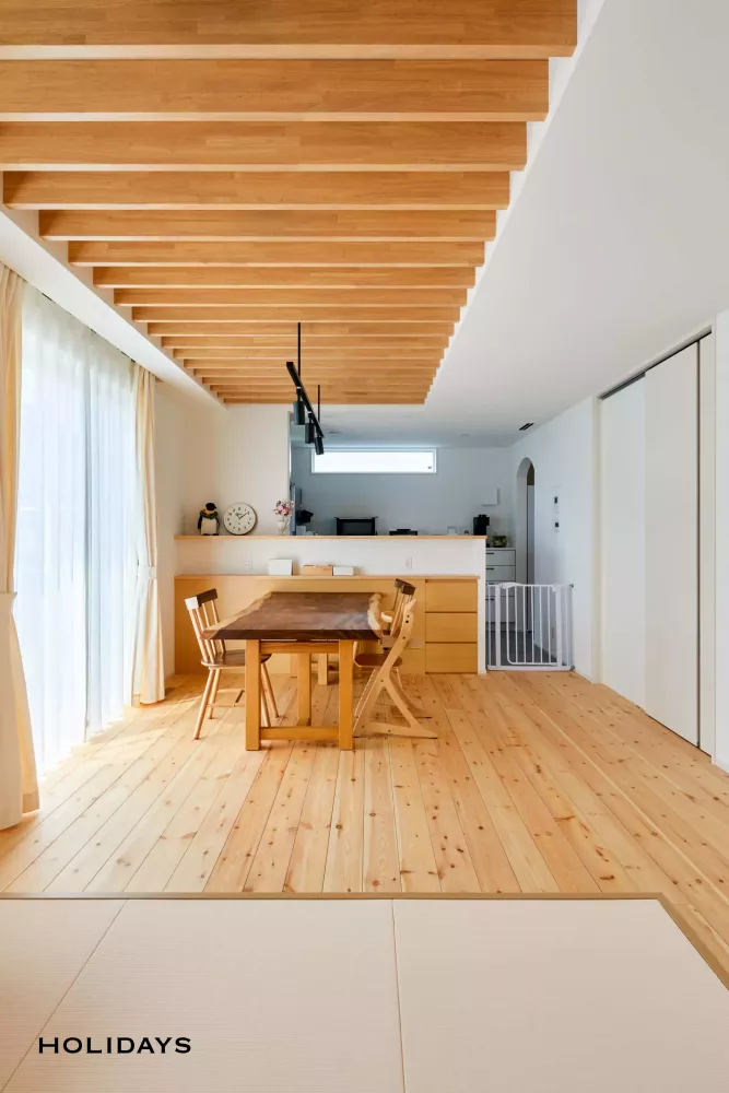 収納と回遊性にこだわった、無垢の優しいお家