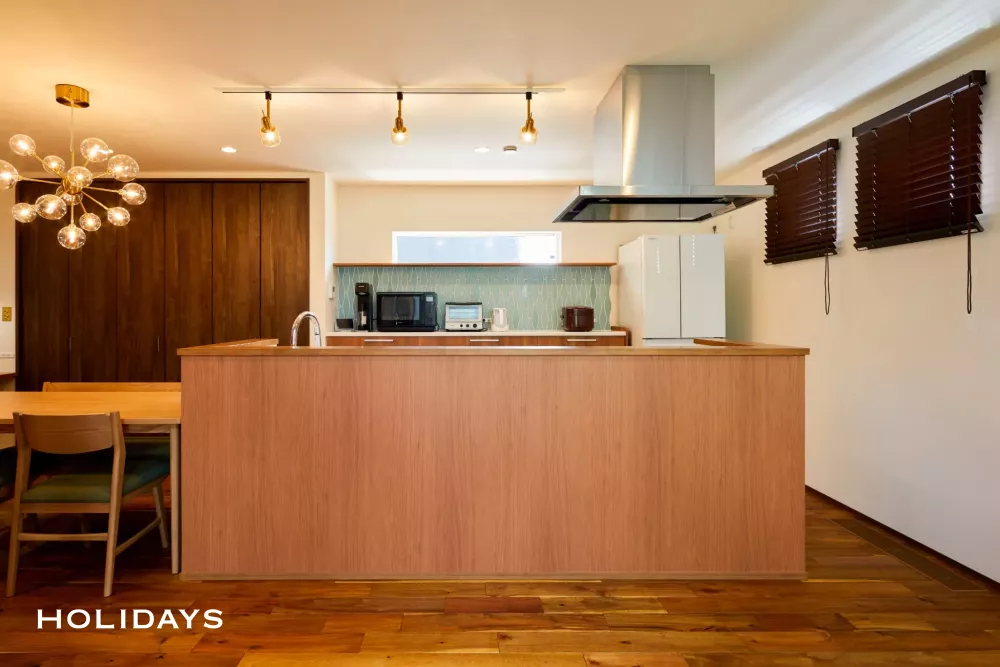 ミッドセンチュリーの鮮やかさにレトロモダンの組み合わせ