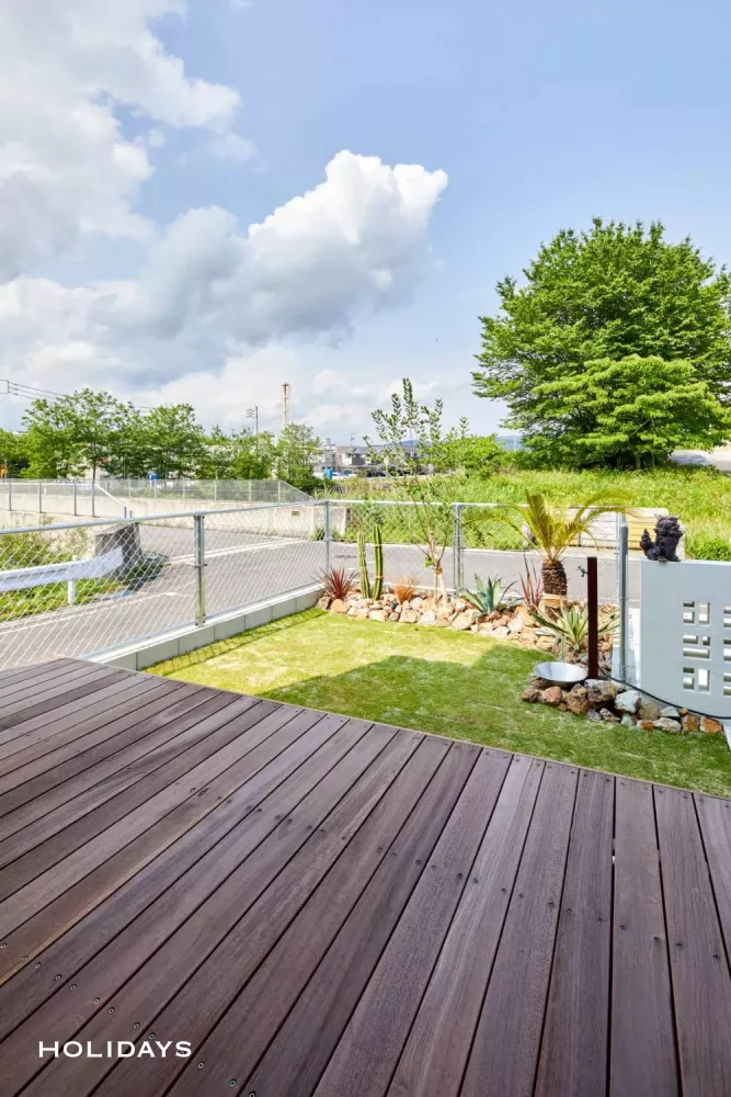 ミッドセンチュリーの鮮やかさにレトロモダンの組み合わせ