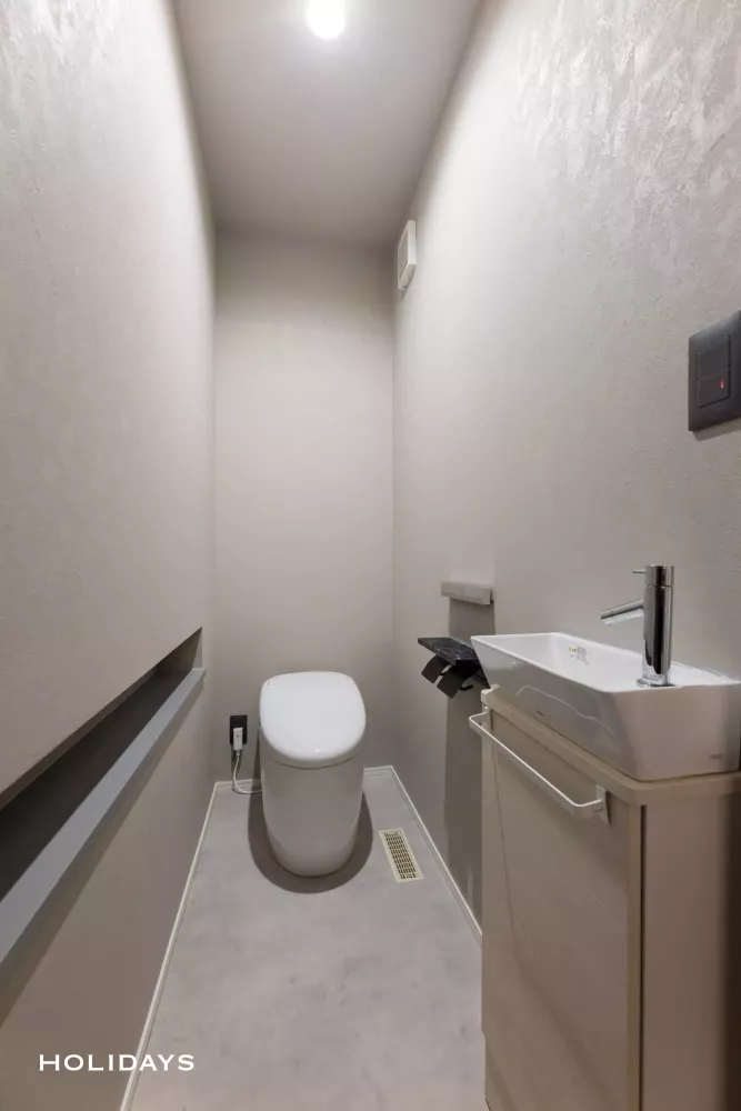 シックにまとめた、まるでホテルな装い