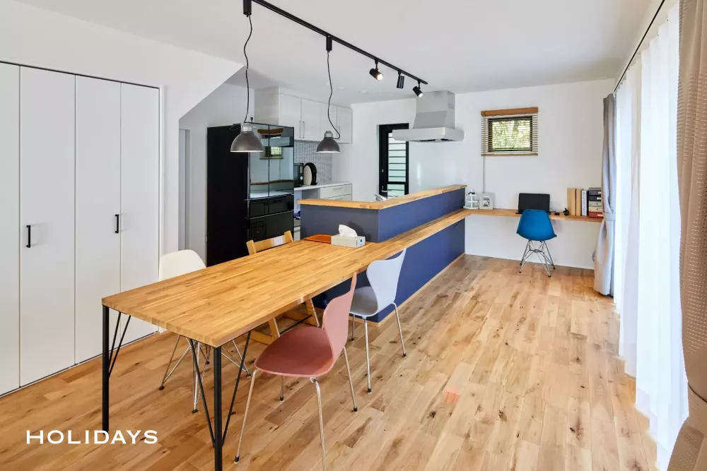 無垢の床を主役したシンプルスタイルな家