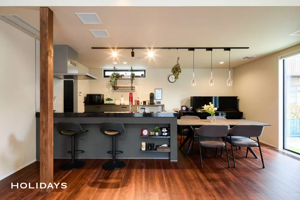 家事ラク動線に開放的な吹き抜けを叶えた家