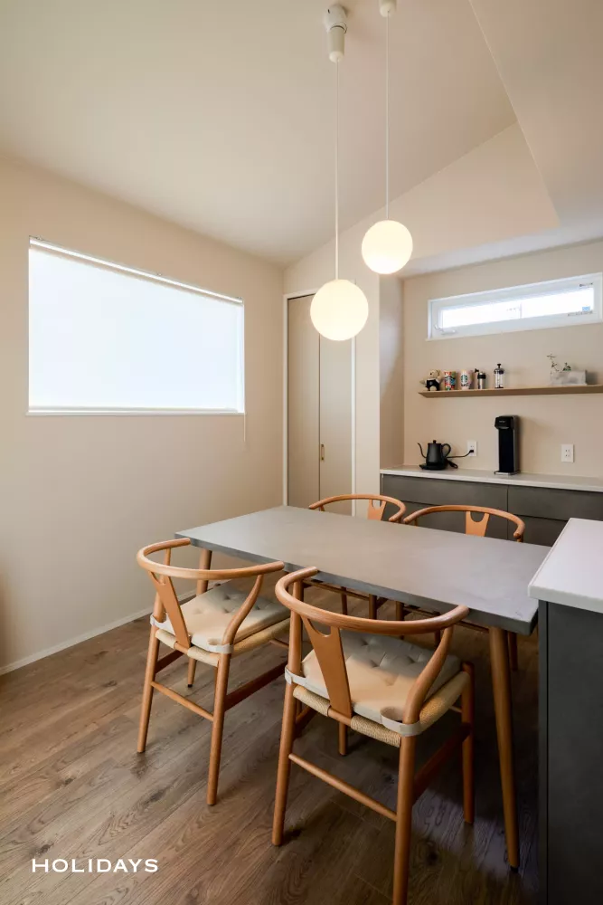 天井高で空間をゆるやかに分けたナチュラルハウス