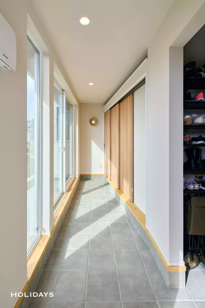 外と内をつなぐ、土間のある家