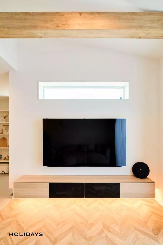 グレー×木目に海外風をプラス