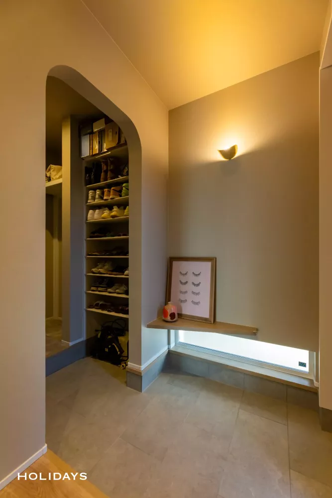 木目×無機質な素材でバランスの取れた住まい