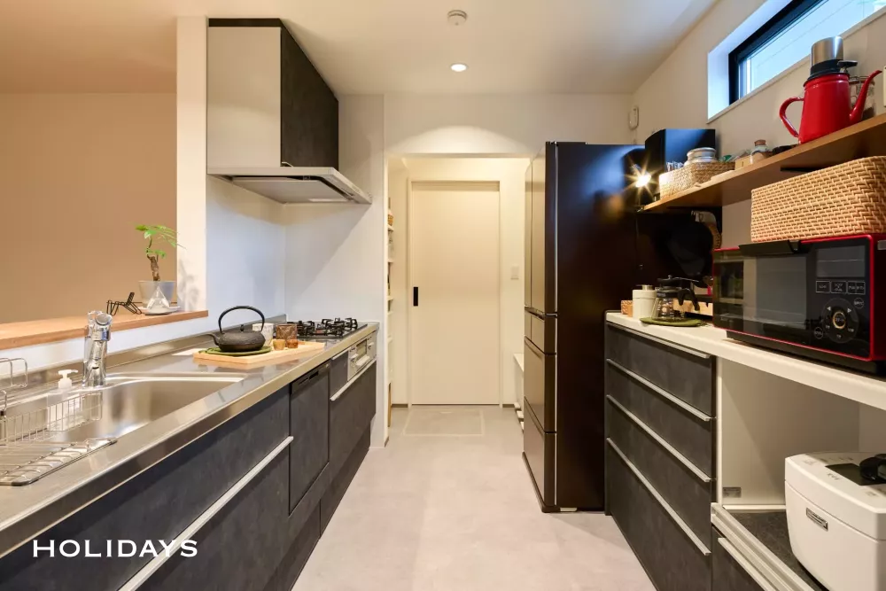 趣味に染まる土間空間。アウトドアを愉しむ家