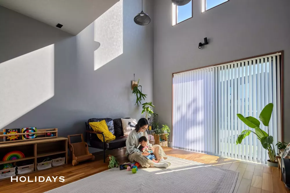 光射す土間、ミッドセンチュリーの家