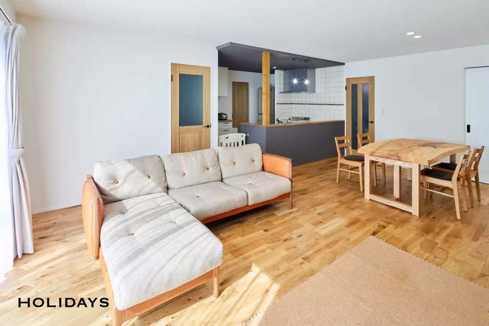 回遊性の高い間取り、ナチュラルテイストな家