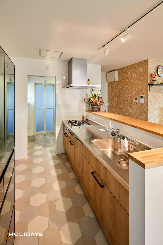 スタイリッシュな店舗併用住宅