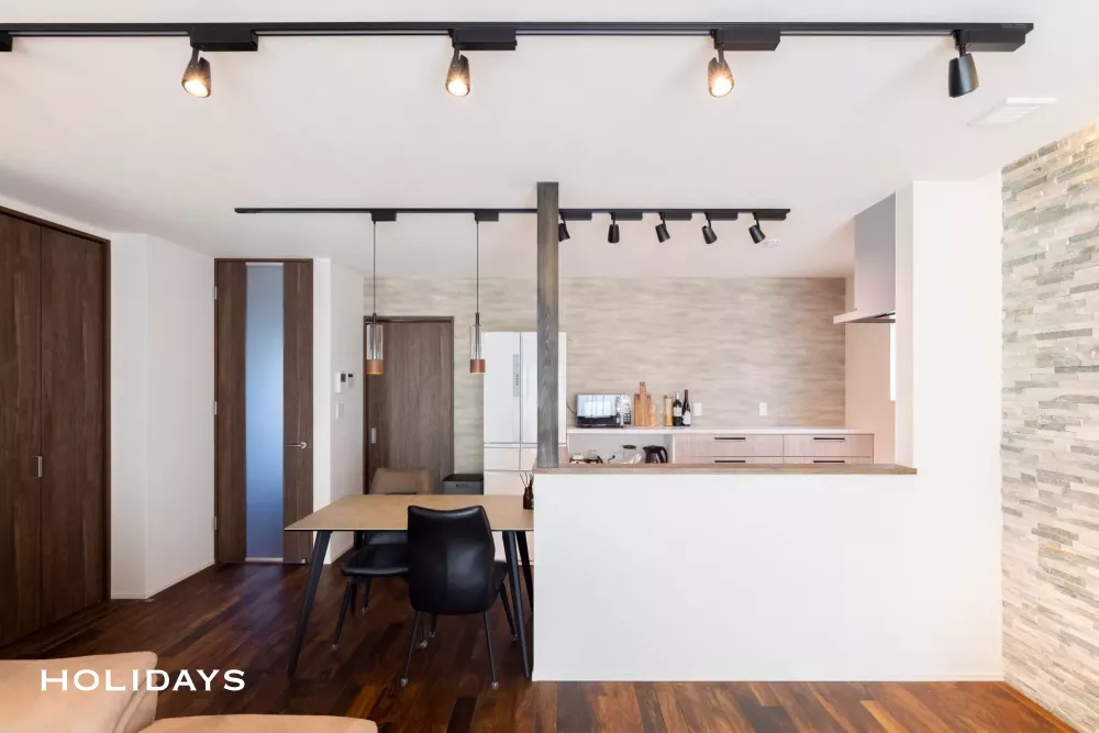 屋上からの眺望を楽しむ家