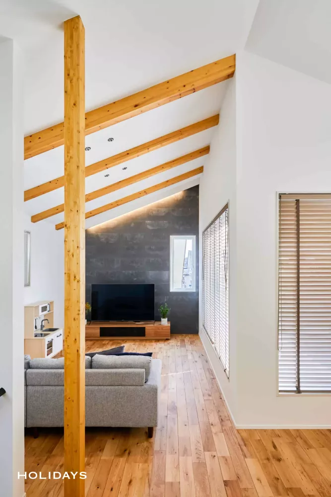 暖かな陽が差し込む2階リビングの家