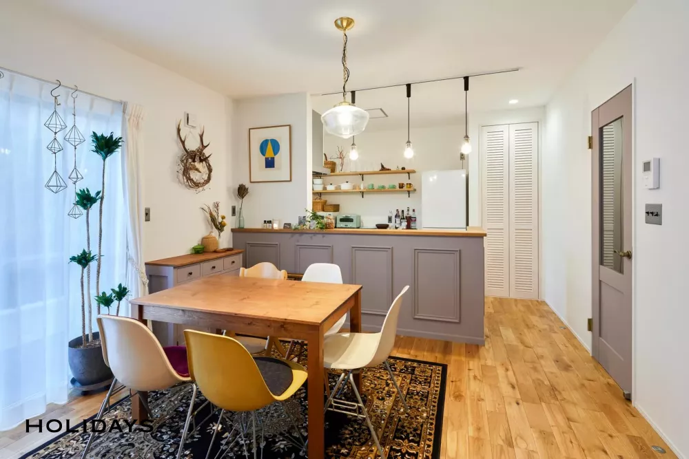 ウッドデッキで繋がる開放的なアメリカンハウス