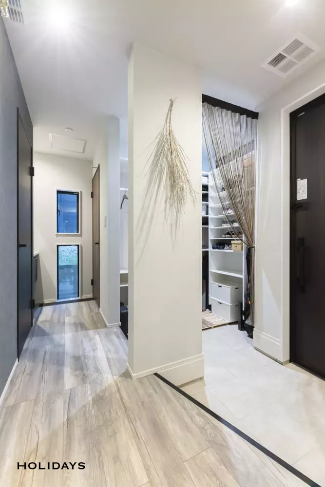 全館空調搭載の大人かっこいいダークトーンのお家