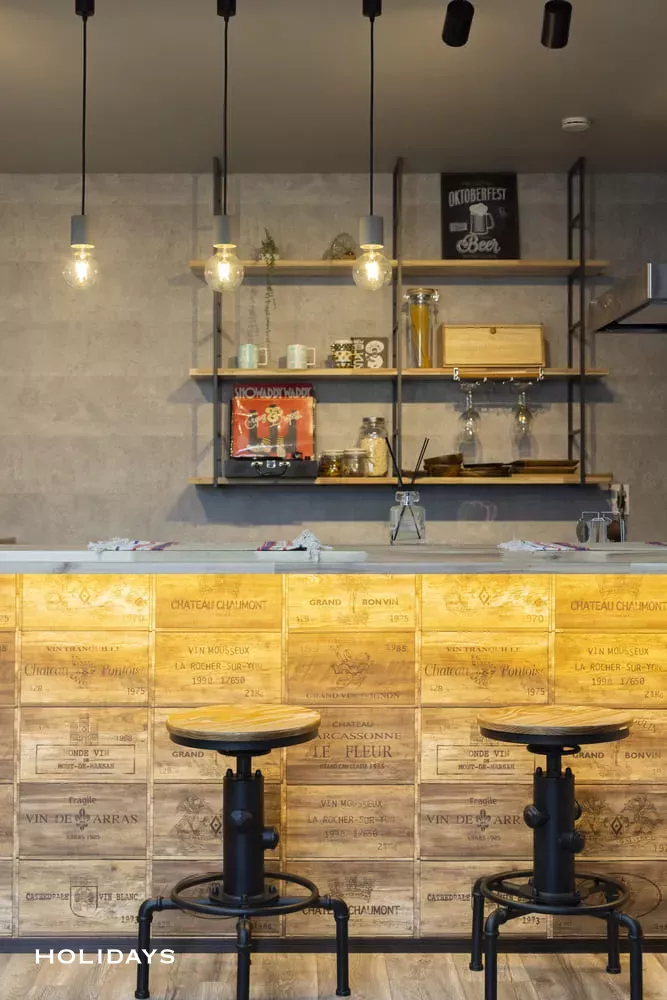 吹き抜けを採用した趣味と暮らすアメリカンテイストの家