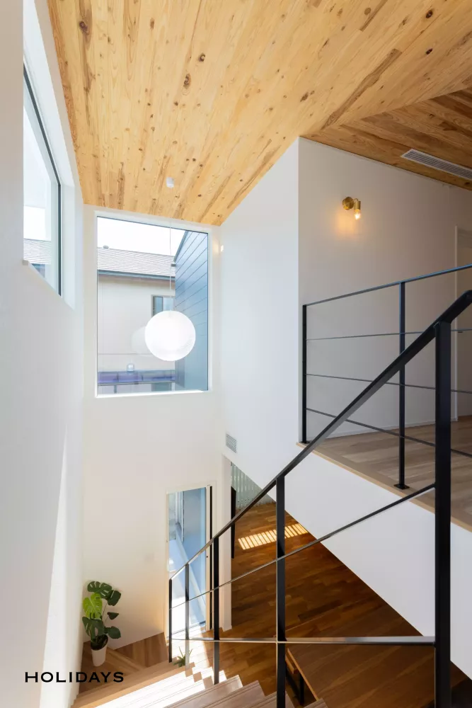 リビングイン階段が空間を繋げる住まい