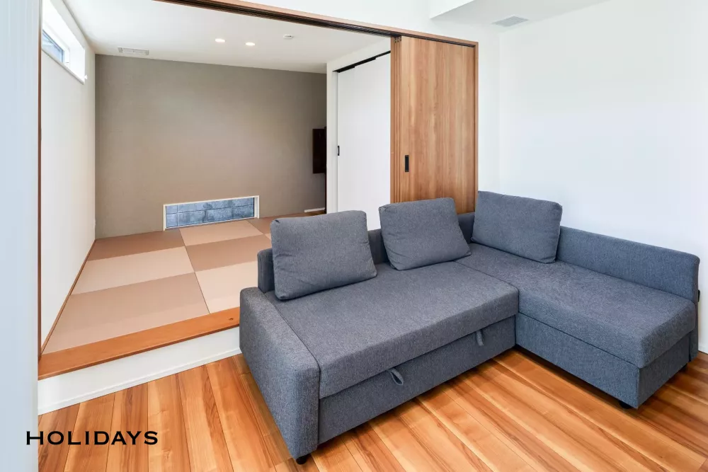 自然光に包まれたシンプルモダンな家