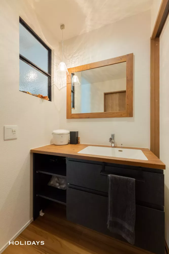 自然光に包まれたシンプルモダンな家