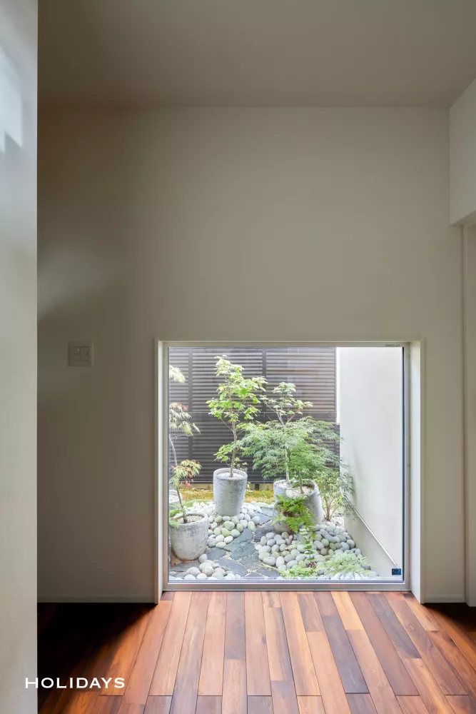 落ちつきのある上質なガレージハウス