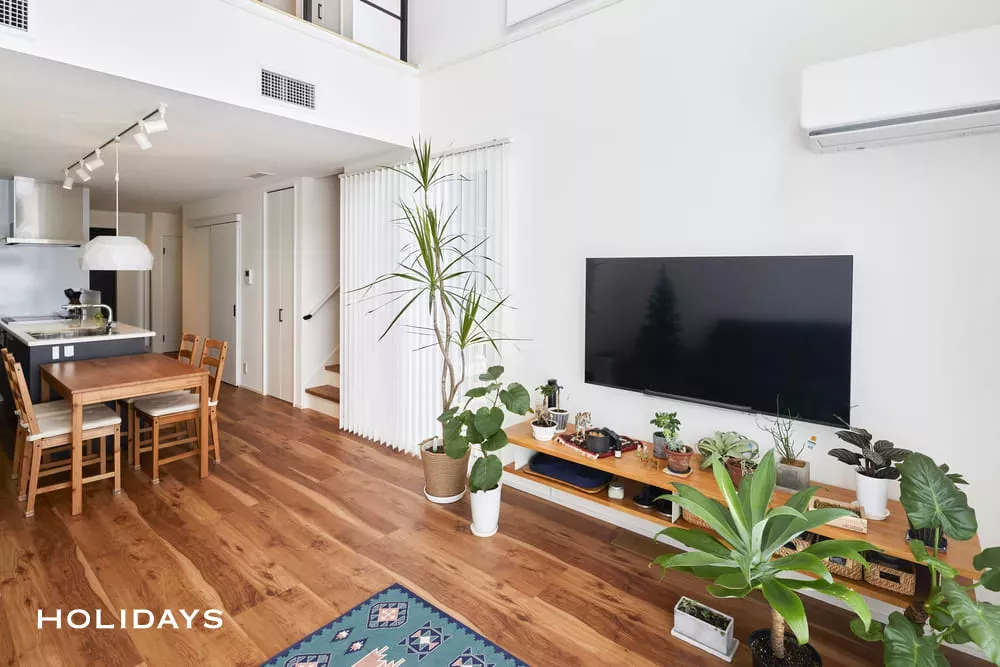 美しい自然を愉しむシンプルモダンな家