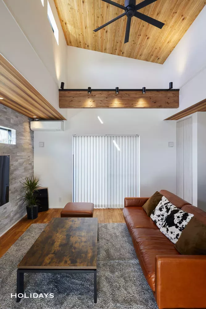 空間を活用したカフェ風デザインの平屋