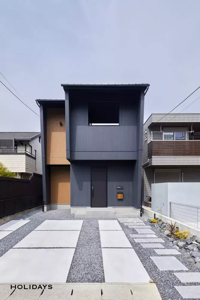 中庭+吹き抜けのある大人カジュアルな住まい