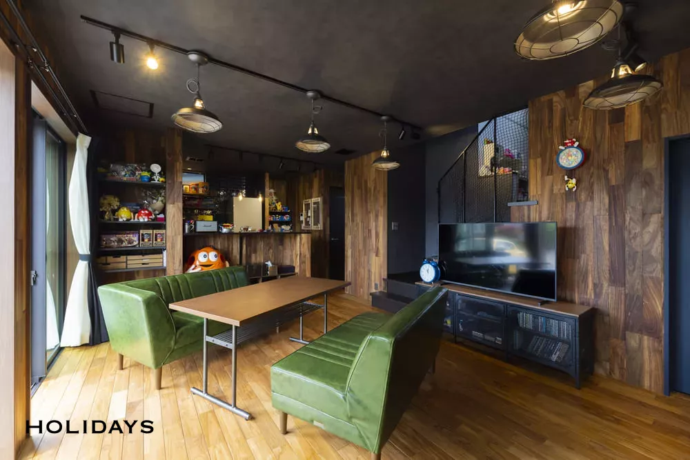 木調の温かみ感じるアメリカンヴィンテージハウス