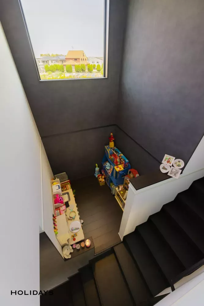 木調の温かみ感じるアメリカンヴィンテージハウス