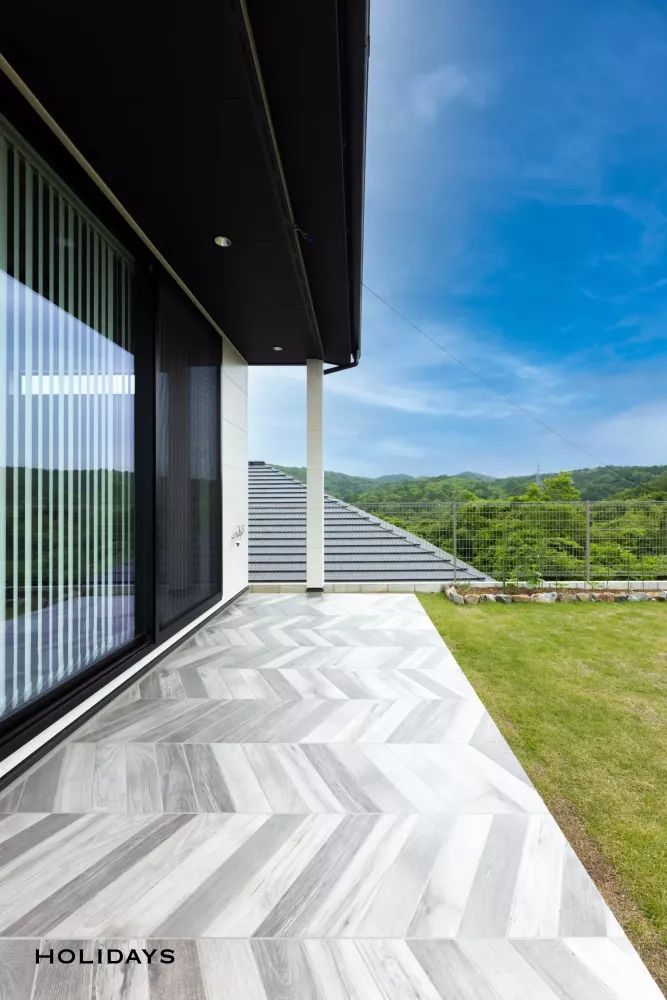 中庭のあるホテルライクな平屋