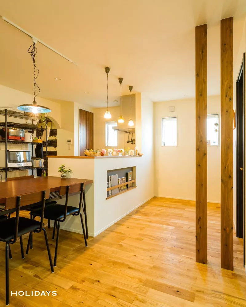 バイクガレージのある趣味を詰め込んだ家