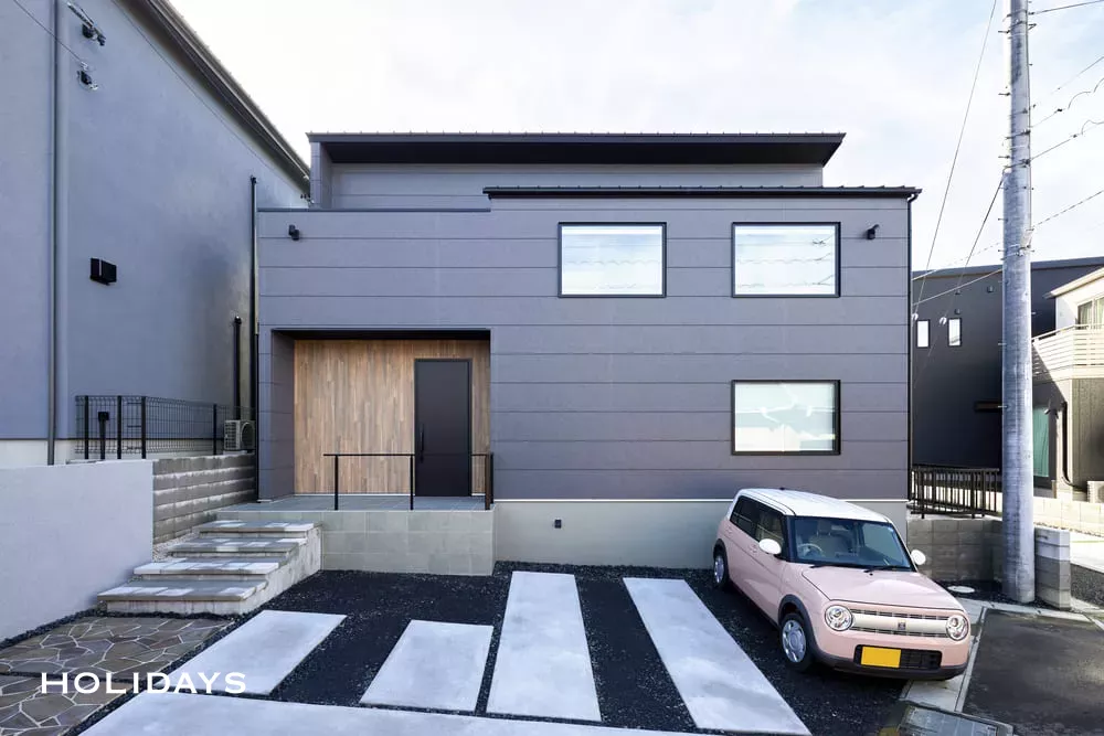 吹き抜けを採用したシンプルモダンハウス