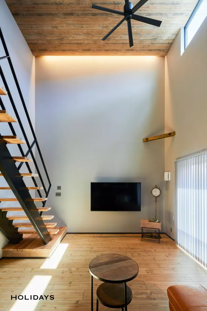 室内窓がおしゃれなアメリカンヴィンテージハウス