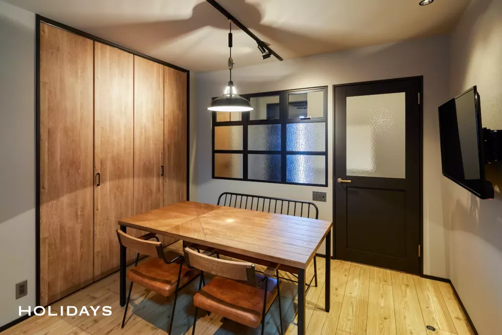 室内窓がおしゃれなアメリカンヴィンテージハウス